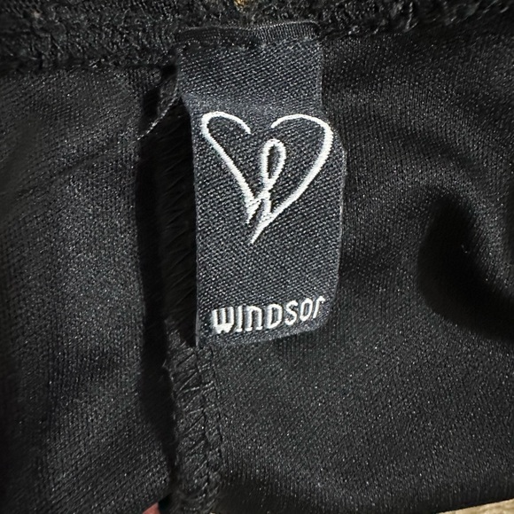 Black open back formal dress. - Picture 6 of 8